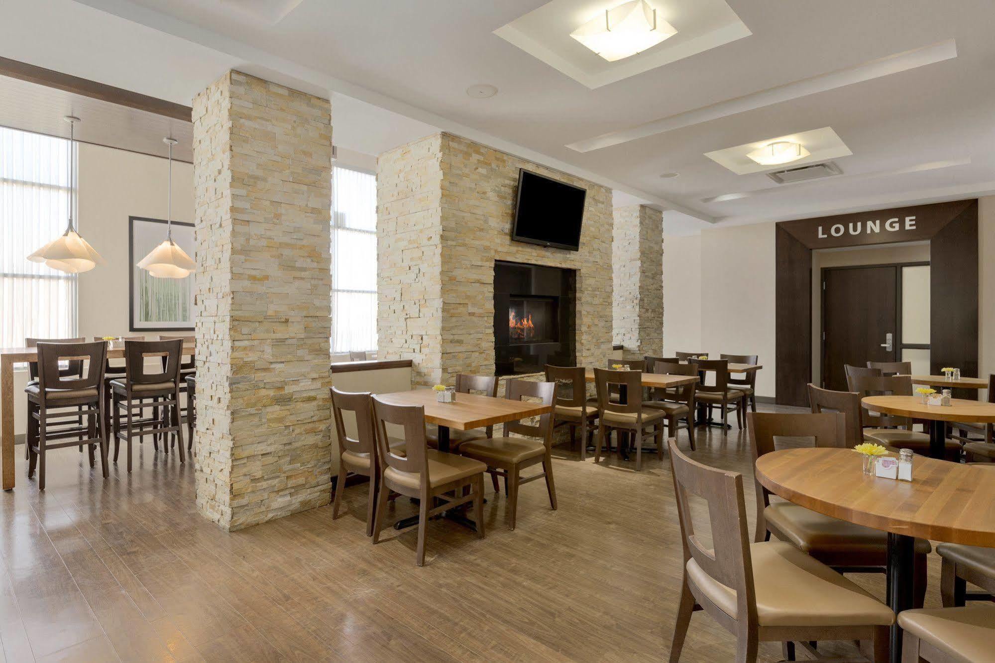 Best Western Plus Edmonton Airport Hotel Leduc Exteriér fotografie
